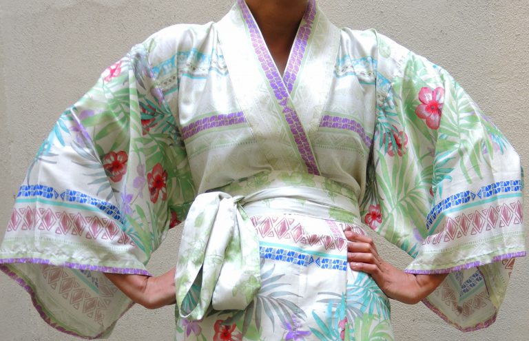 Zomerse kimono bedrukt met verschillende motieven van Bassetti-1507
