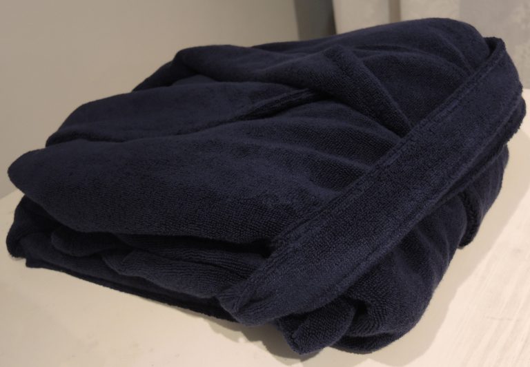 Zachte donkerblauwe badstof badjas met sjaalkraag van Taubert-1643