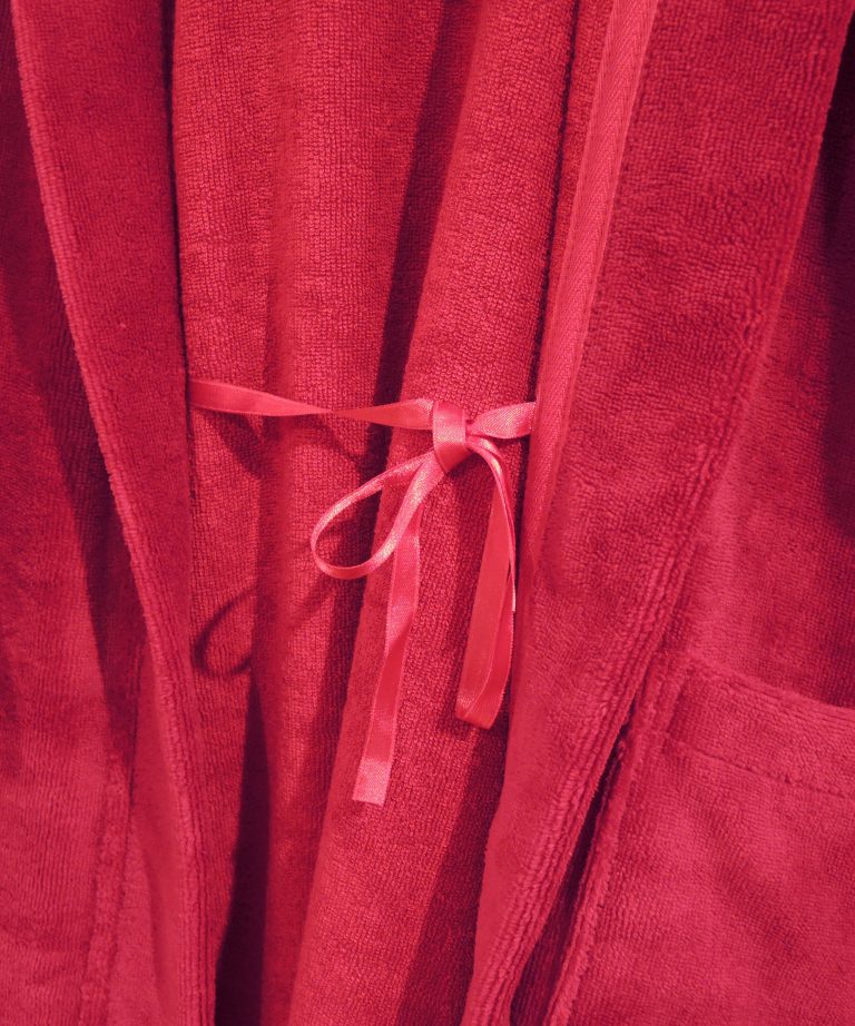 Zachte rode damesbadjas met capuchon van Morgenstern-1848