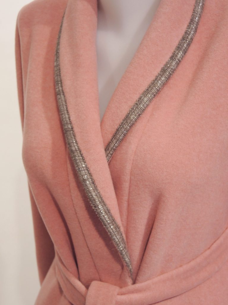Roze ochtendjas van fleece voor dames van Iora-1889
